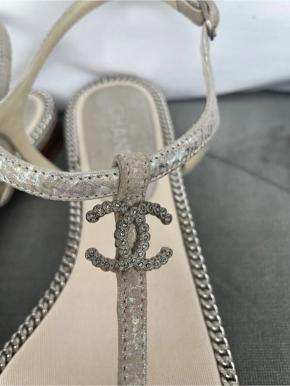 Chanel Silver Metallic Leather T-Strap Thong Sandals Chain & Diamanté CC Logo